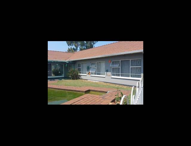 4 BEDROOM HOUSE FOR SALE IN BRACKENHURST